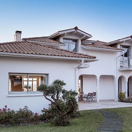 Σπίτι διακοπών Youcca // Belharra With Swimming Pool And Jacuzzi In *